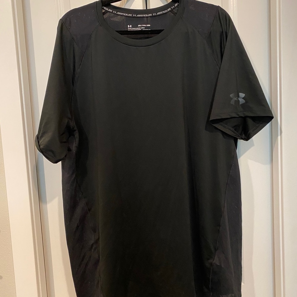 Mens 2xl Under Armour black shirt